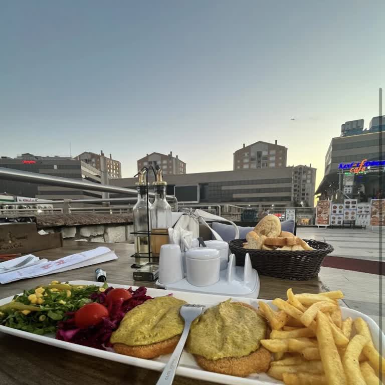 Tuğra Cafe & Restaurant (Kayaşehir) Tavuğu Yıkayıp Getirmişlerdi