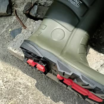 İşmont Tekstil Çizme Dökülmeye Başladı.