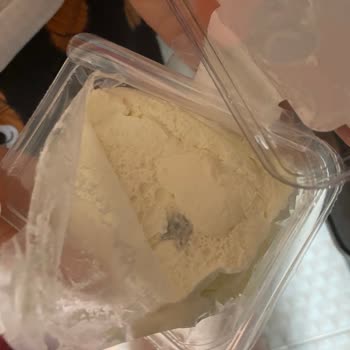 Sek Süt Taze Kaymakta Küf Sorunu: Güvenilir Marka Hayal Kırıklığı