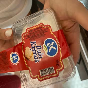 Sek Süt Taze Kaymakta Küf Sorunu: Güvenilir Marka Hayal Kırıklığı