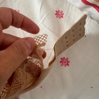 Penti Dokunmayla Bile Kopabilen Sütyen Üretmiş Büyük Başarı