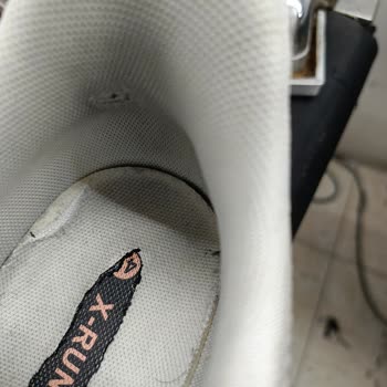 Kinetix FLO'nun Ayakkabı Sorunu