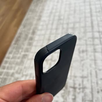 Apple Orijinal Silikon Kılıfın Soyulması