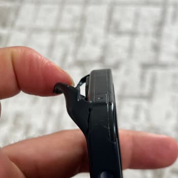 Apple Orijinal Silikon Kılıfın Soyulması