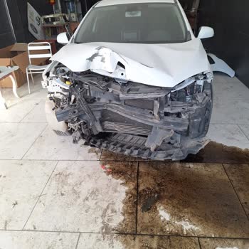 Renault Trucks Ermat Grubun Sattığı Kaza Sonucu Airbag Açmayan Megane Araç