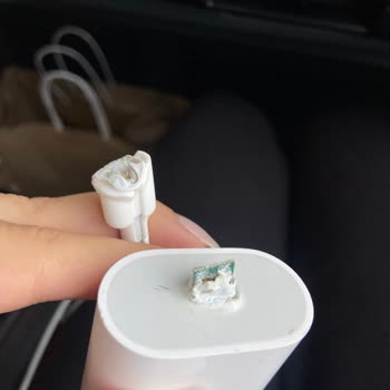 Efe Tur Priz Kaynaklı Şarj Aleti Yanması