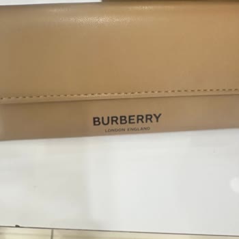 Burberry Sahte Ürün Satıyorlar!