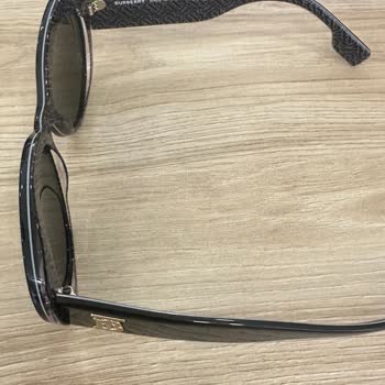 Burberry Sahte Ürün Satıyorlar!