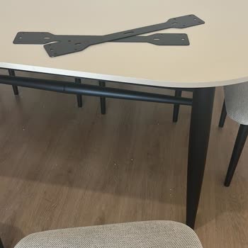 Doğtaş Sallanan Masa Kırık Ürün