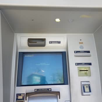 Denizbank ATM'si Hesaba Yatıracağım Parayı Yuttu