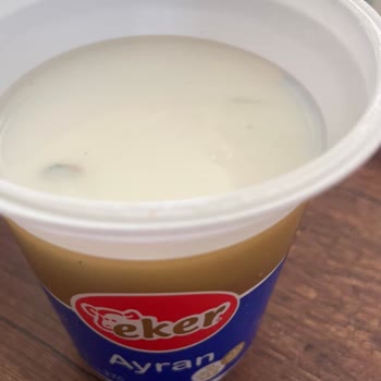 Eker Almış Olduğum Eker Marka Ayranın Tadının Bozuk Ve İçinden Küf Çıkması