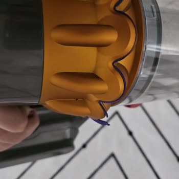 Dyson V15 Submarine Silikon Soyulması