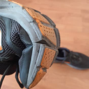 Decathlon'un Sözde 2 Yıl Garantili Ayakkabısı