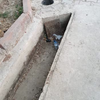 Korkuteli Belediyesi Park Çıkışındaki Açık Drenaj Kanalı Sorunu