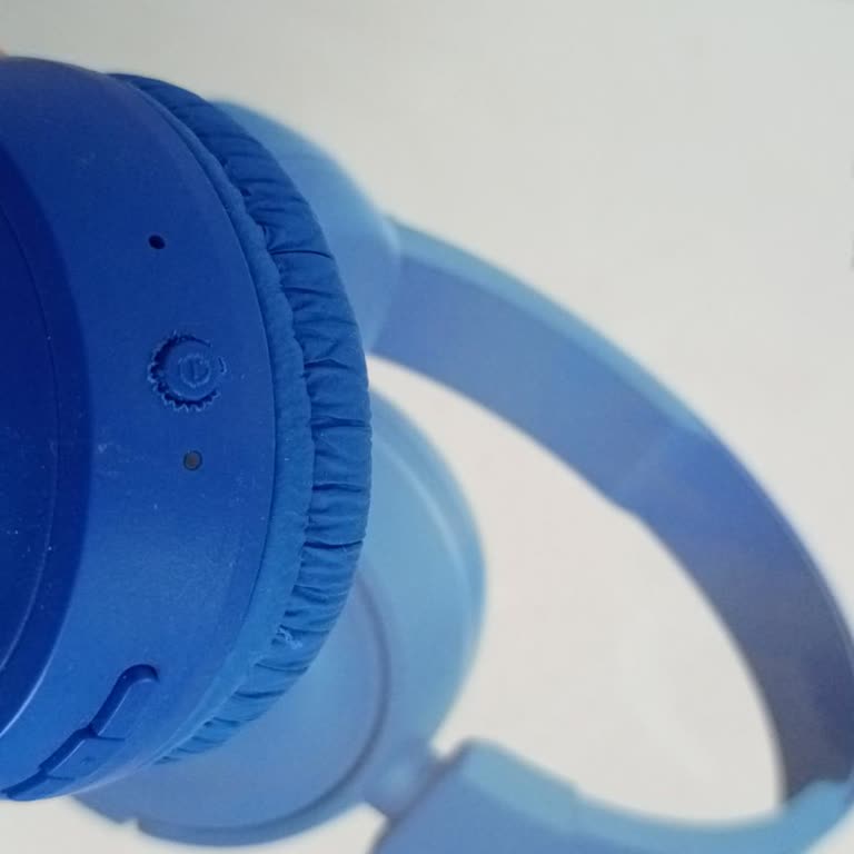 JBL Kulaklığın Açma Kapama Düşmesi İçine Göçtü.