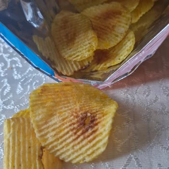 Ruffles Cipsi Yanık Ve Tadı Bozuk.