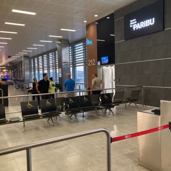AJet (Anadolu Jet) Uçağın Kalkmasına Yarım Saat Varken Uçağa Bindirilmedik!