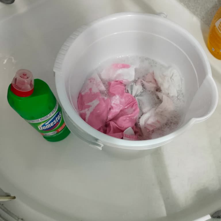 Domestos Beyazları Pembe Yapıyor