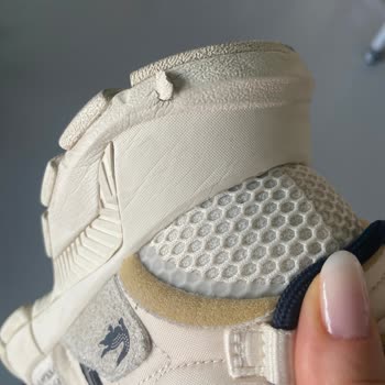 Lacoste Ayakkabımın Aldıktan 10 Gün Sonra Tabanından Bir Parça Koptu.