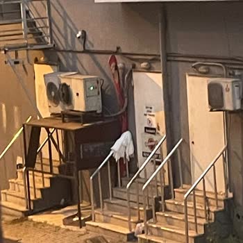 Çekmeköy Belediyesi Gece Çok Ses Var Ve Artı Kaldırım İşgal