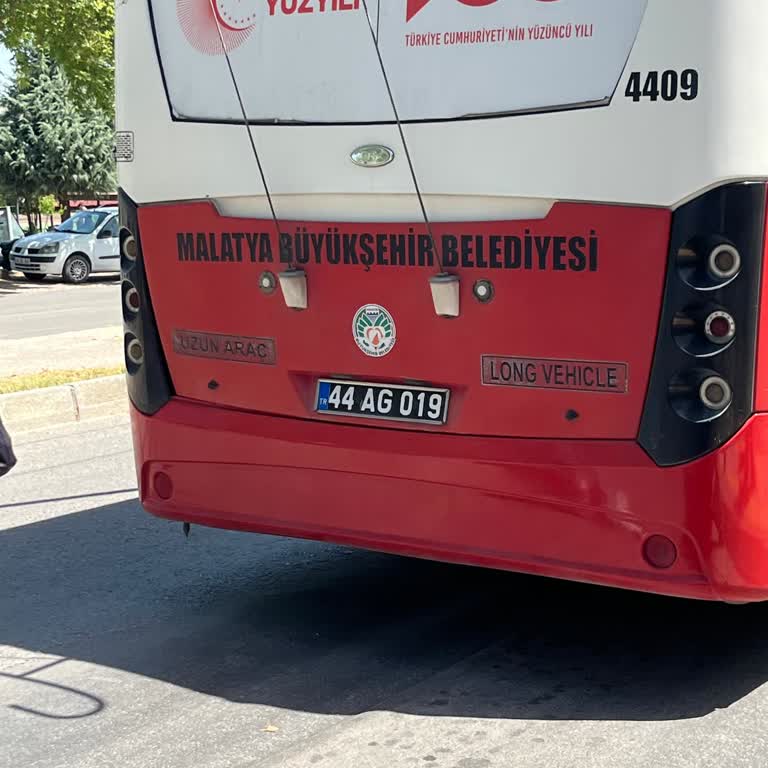 Malatya Büyükşehir Belediyesi Trambüs Kapısının Yolcu Binmeden Kapanması