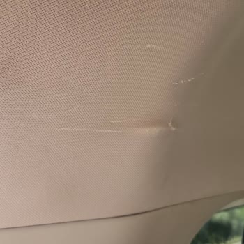 Nissan Borovalı Tamir Onarım Sırasında Yırtılan Be Yalanan Tavan Döşemesi