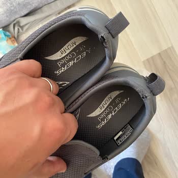 Boyner Skechers Ayakkabı İçten Yırtıldı