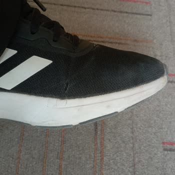 Adidas Ayakkabım 1 Yıl Olmadan Yırtıldı