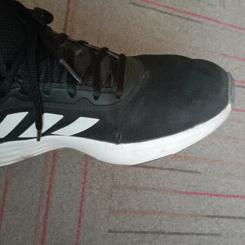 Adidas Ayakkabım 1 Yıl Olmadan Yırtıldı