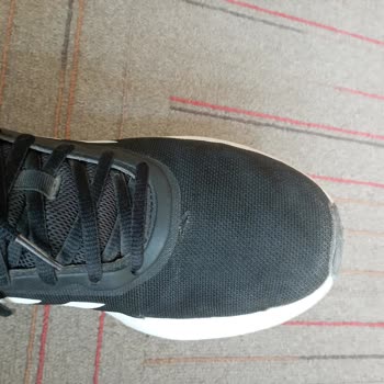 Adidas Ayakkabım 1 Yıl Olmadan Yırtıldı