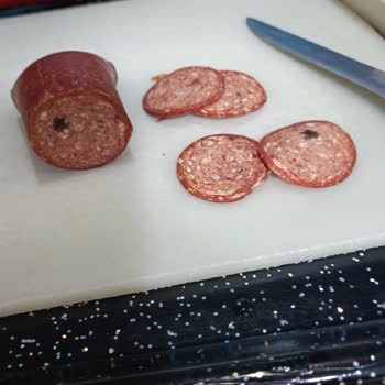 Torku Sucuk İçinde Siyah Leke