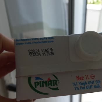 Tarihi Geçmemiş Pınar Süt'te Yoğurt Benzeri Parça Şoku!