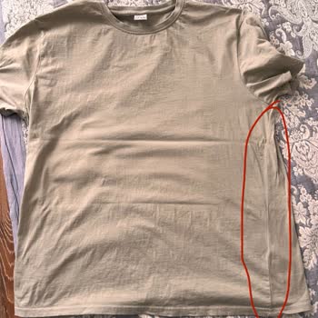 Футболки DeFacto неправильно вырезаны и сшиты