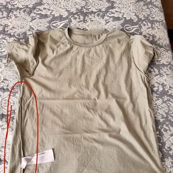 Футболки DeFacto неправильно вырезаны и сшиты