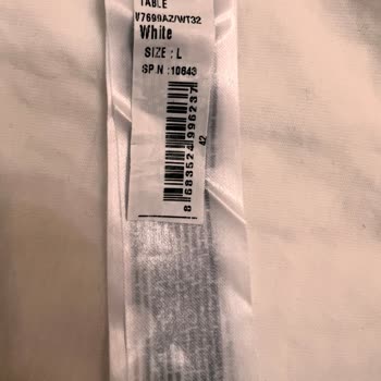 Футболки DeFacto неправильно вырезаны и сшиты