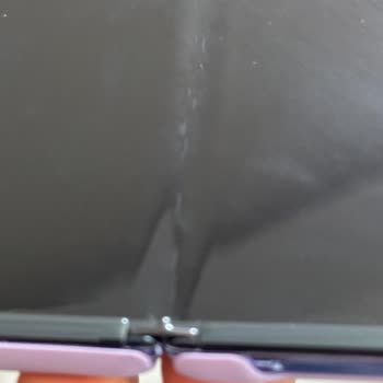 Samsung Telefon Samsung Z Flip Katlama Yerinde Beyaz Cizgi Oluşumu