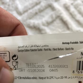 Nestle Ala Damak Çikolatasının İçinden Fıstık Aroması Ve Fıstık Yok