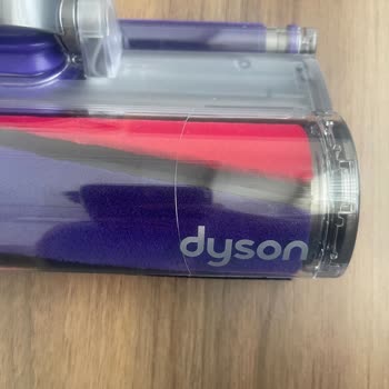 Dyson Süpürgenin Başlığında Çatlak