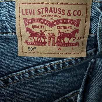 Levi’s Marka Pantolonumun Bedeni Bollaştı