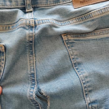 Koton'dan Aldığım Kot Pantolon Kağıt Gibi Yırtıldı.