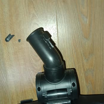 Arçelik Trb 6986 B Elektrikli Süpürge Kırıldı