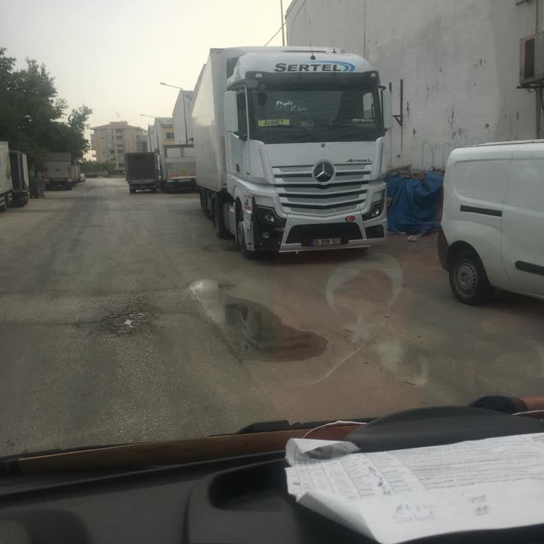Lezita Lezitta Tır Gürültüsü Bursa Gıda Toptancıları Sitesi İçerisinde