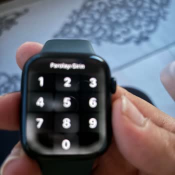 Media Markt Watch Koruma Full Case Ekran İçinde Leke Oluşturdu