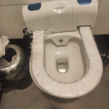 Opet'te Tuvalet Hijyen Sorunu!