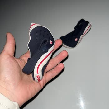 Crocs Terlik & Ayakkabı Crocs Terliklerin Kalitesi Beklentileri Karşılamıyor