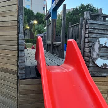 Başakşehir Belediyesi Başakşehir 1. Etap Sitesi Çocuk Parkı