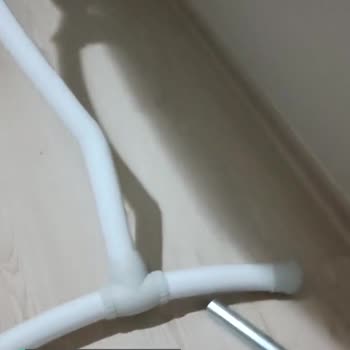 Gazzella Ütü Masasının Ayakları Dengede Durmuyor Sallanıyor!