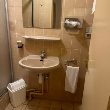 Coral Travel Benelüx Paris Turu: Kötü Organizasyon Ve Felaket Oteller