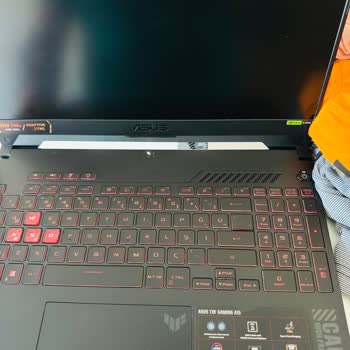 Asus Bilgisayar 1 Aylık Asus Oyuncu Laptopu, Ekran Arızası.