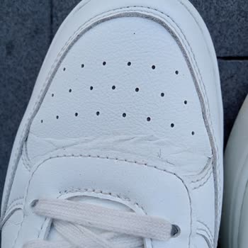 Pull And Bear Ayakkabısının Arkasında Durmuyor!